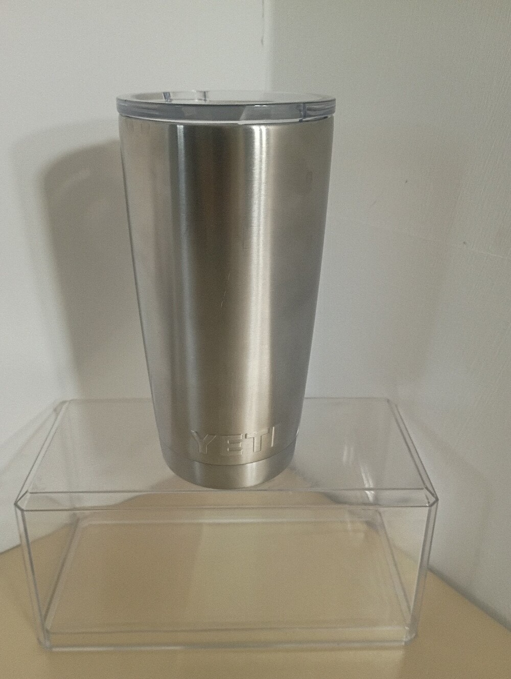YETI Rambler 20oz Stainless Steel Tumbler. Condition is New.